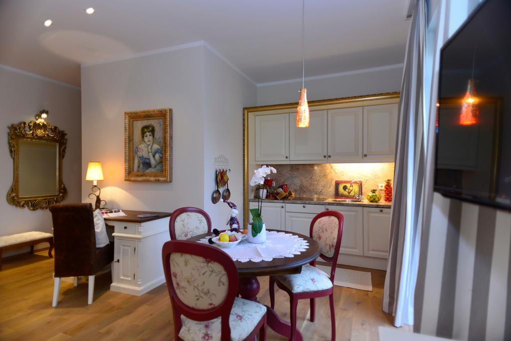 Schottennester Schlafen An Der Kraemerbruecke Erfurt Chambre photo